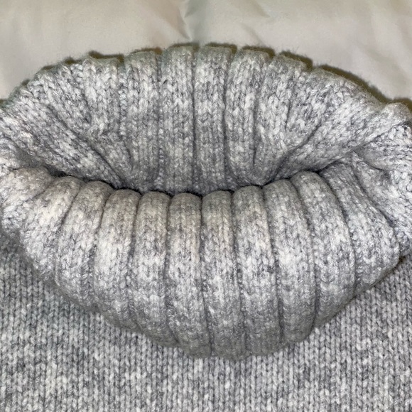 Michael Kors sweater - Picture 6 of 12